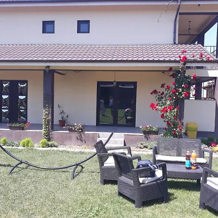 Casa Cu Flori 3* ドウア・マ