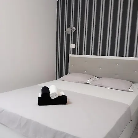 Casa Cu Flori ドウア・マ