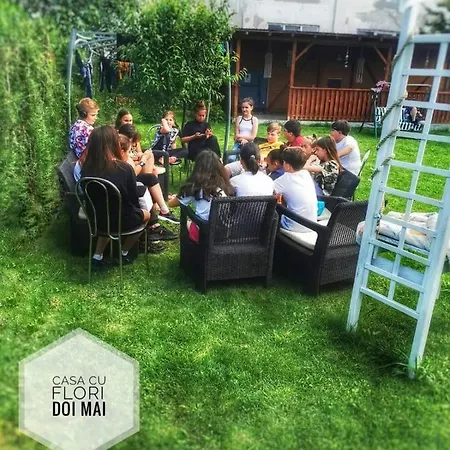 ゲストハウス Casa Cu Flori