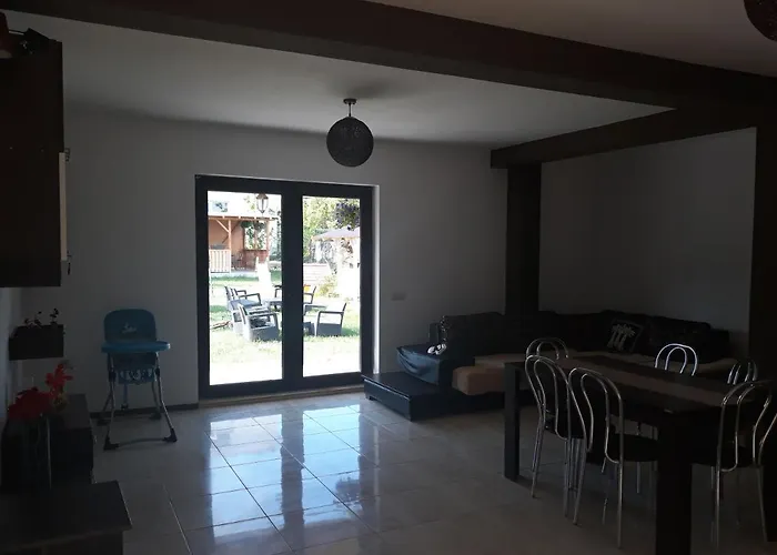 Gæstehus Casa Cu Flori 3*